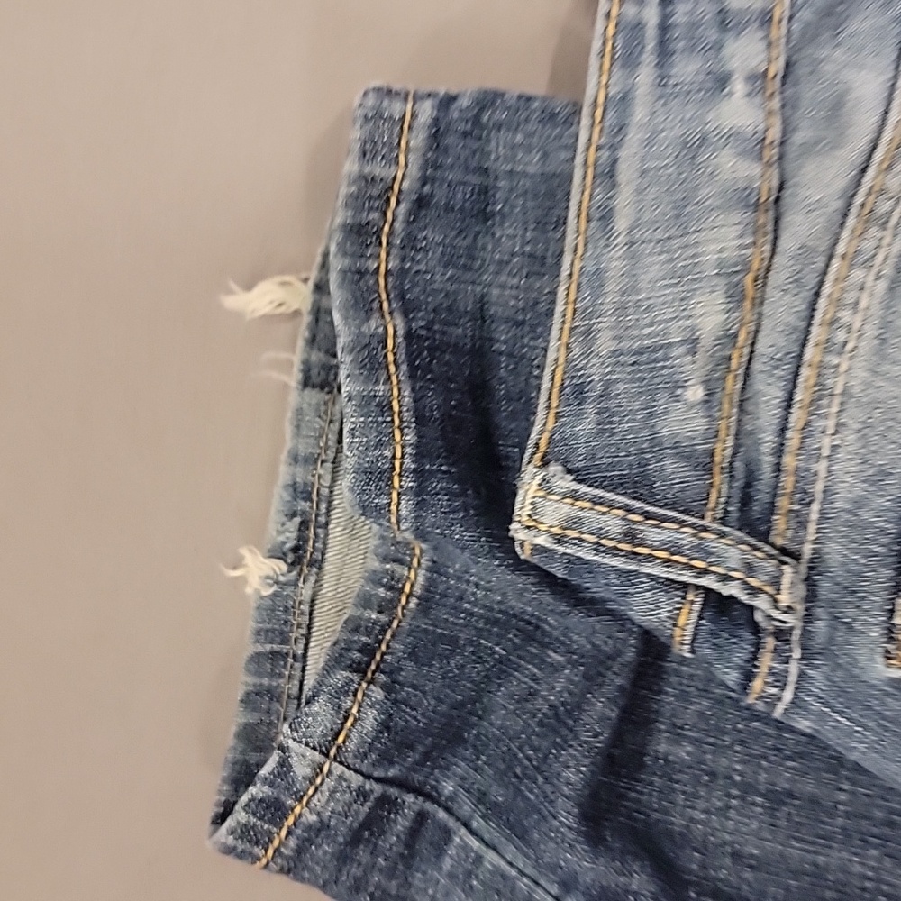 Request Jeans - Picture 7 of 8